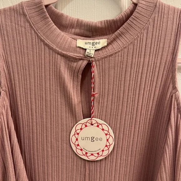 UMGEE open shoulder top - Picture 2 of 5